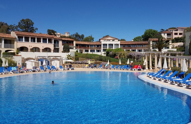 APARTAMENTO T1 MEZZA EN PIEDRA RESIDENCIAL Y PARQUES VACACIONALES DE GRIMAUD