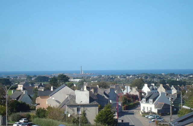 Apartamento de 60 m2, 3er piso con ascensor, vista al mar y centro de la ciudad.