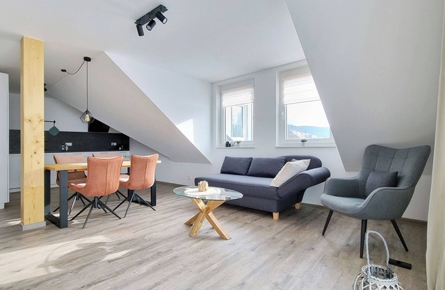 Apartamento "Adlerhorst" en la Selva Negra con balcón y Wi-Fi