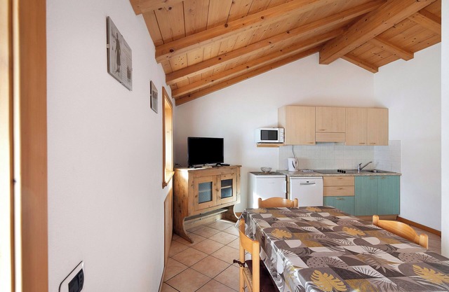 Apartamento "Bait del Pont 51" con vistas a la montaña, Wi-Fi y jardín
