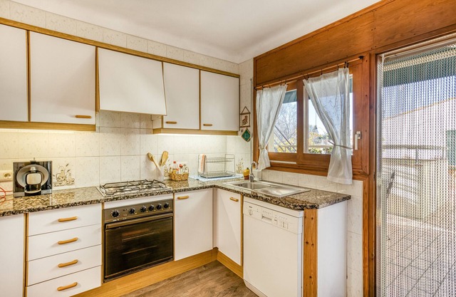 Apartment 'Can Coll I' with Private Terrace, Wi-Fi and Air Conditioning