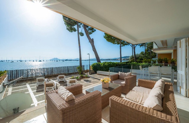 Apartamento 'Can Vidal Des Port' con vistas al mar, terraza privada y Wi-Fi