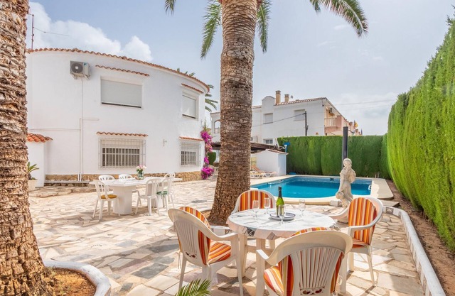 Apartamento 'Casa Esther' con Cerca de la playa con gran piscina privada y Wi-Fi