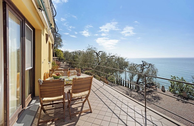 Apartamento 'Casa Pepe' con vistas al mar, jardín y Wi-Fi