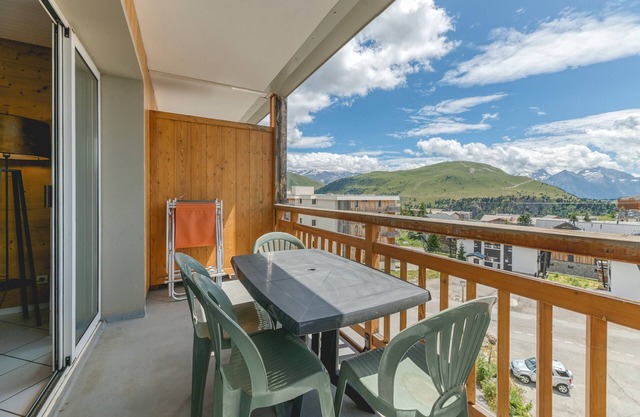 Apartamento 'Choucas' con vistas a la montaña y balcón
