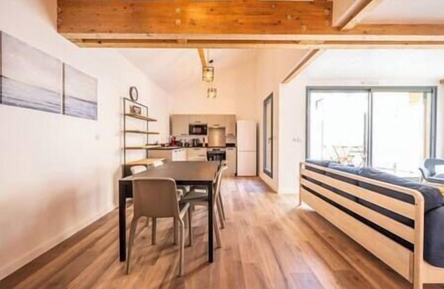 Apartment Comfortable in the centre of Pau: parking, AC...