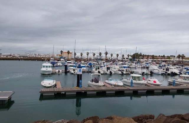 Apartamento El Mirador del Cantil cerca de la playa con piscina compartida y aire acondicionado