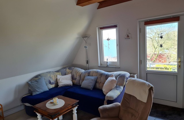 Apartment 'Fewo Ankerplatz' with Shared Garden, Balcony and Wi-Fi