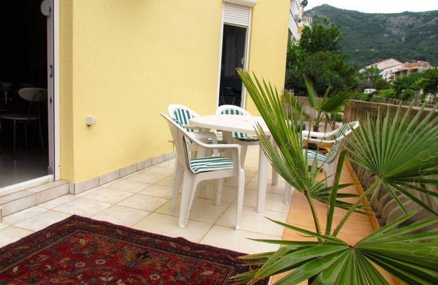 Apartamento de vacaciones Budva para 1 - 4 personas con 3 dormitorios - Apartamento en casa unifamil