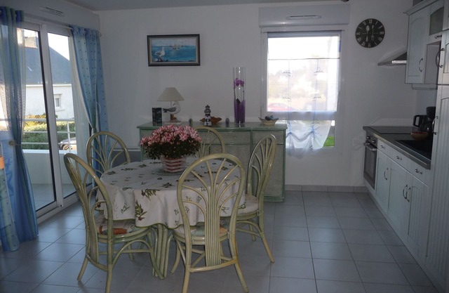 apartamento encantador a los pies del agua del mar, cerca de las tiendas.