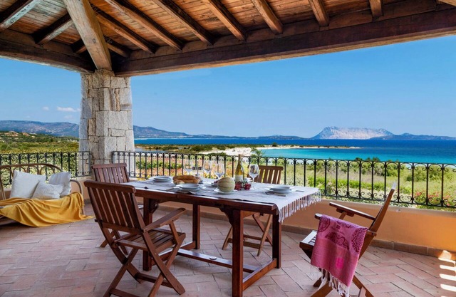 Apartamento "Ida Isuledda 2" con piscina, jardín y Wi-Fi