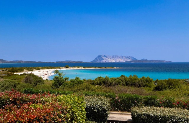 Apartamento "Ida Isuledda 1" con piscina, jardín y Wi-Fi