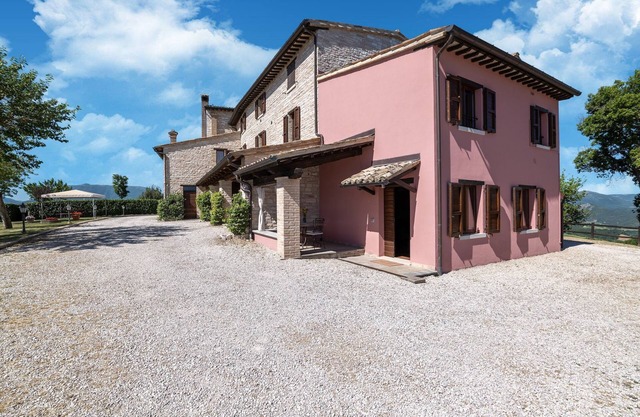 Apartamento en casa de campo con 2 piscinas