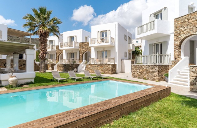 'Ninemia Suites Tinos Grand 204' Con Piscina Compartida, Wi-Fi Y Aire Acondicionado