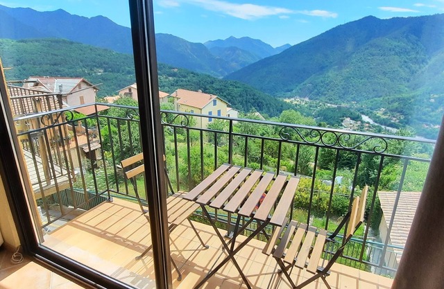 apartamento en belvedere con una vista impresionante sobre el valle