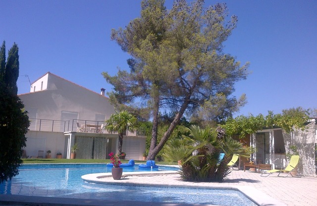 EN CHALET CON PISCINA A 15 MINUTOS DE AIX EN PROVENCE