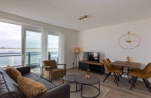 Apartamento en Sint-Annaland con Vista al Agua