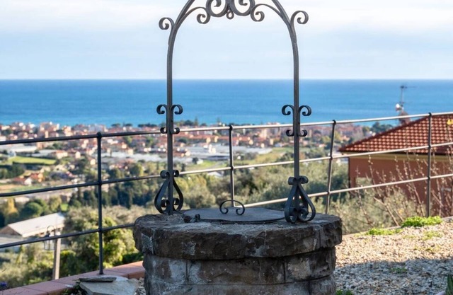 Apartment in Villa and historic location 5 minutes drive from beaches