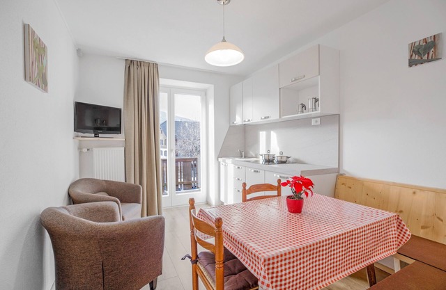 Apartamento "Kruma - Gsail 1" con vistas a la montaña, Wi-Fi y balcón