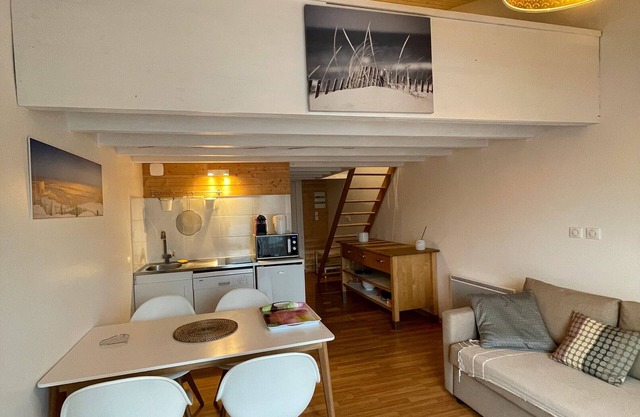 Apartamento "La Tomate Surfeuse" con terraza privada, balcón y Wi-Fi