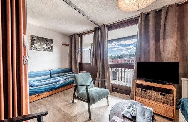 Apartamento 'Les Mouflons' con vistas a la montaña y balcón