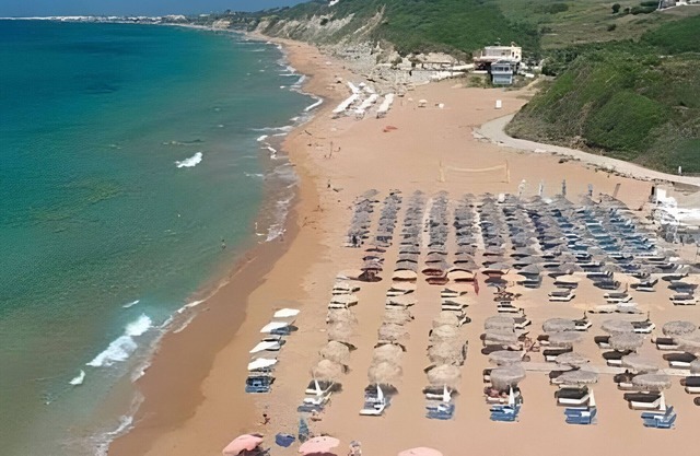 Apartamento 'Marathias 5001' con vistas al mar, Wi-Fi y aire acondicionado