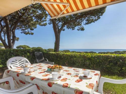 Apartment Melis II M2 Playa de Pals by Interhome