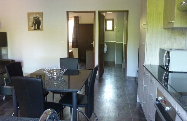Apartamento N ° 5 CON TERRAZA Y PARKING PRIVADO - AIRE ACONDICIONADO reversible