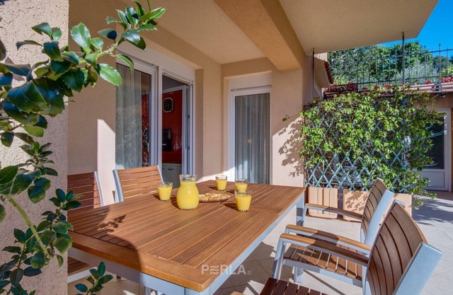 House BARBARA / apartment OLIVE with private garden 250m2