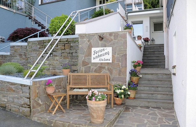 ¡Apartamento en el borde del bosque con una terraza cerca de los viñedos! "Rheinsteig"