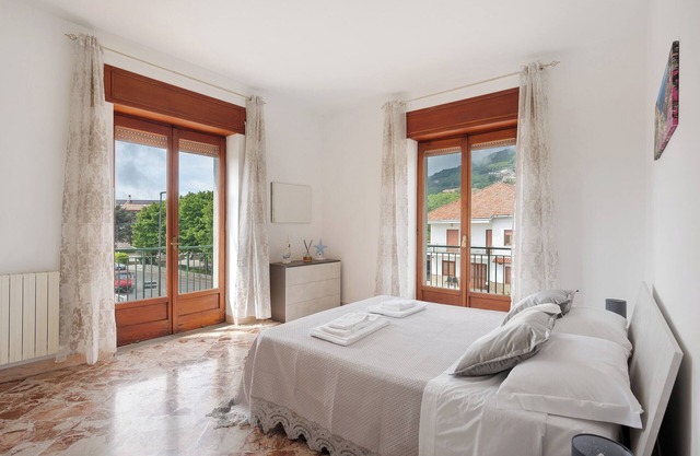 Apartamento 'Positano Vista Monti' con jardín compartido, balcón y Wi-Fi