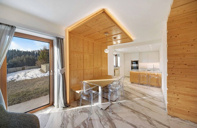 Apartamento "Roda A Parte" con vistas a la montaña, Wi-Fi y jardín