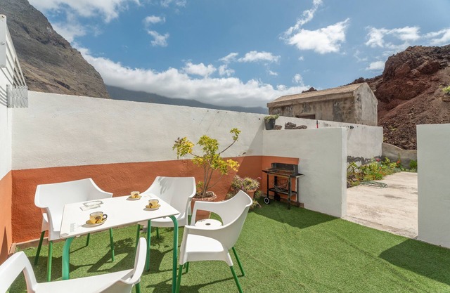 Apartamento 'Rosi- 2' con vistas a la montaña, Wi-Fi y aire acondicionado