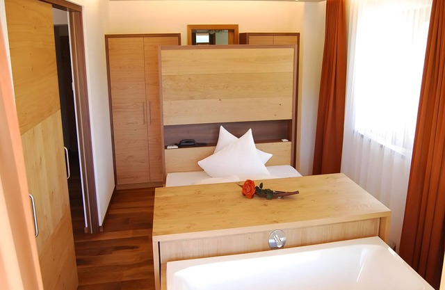 Apartamento 'Sonnenaufgang 2' con vistas a la montaña, terraza compartida y Wi-Fi