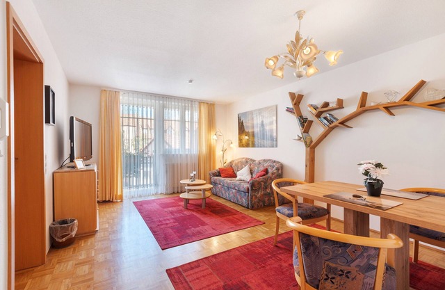 Apartamento 'Südschwarzwald' con balcón y Wi-Fi