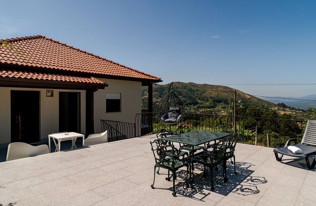 Apartamento 'Superior' con vistas a la montaña, jardín compartido y Wi-Fi