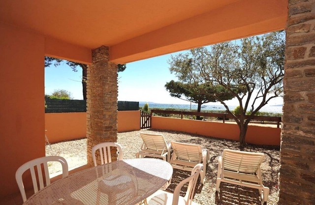 APARTAMENTO T3 *** 6 pers a 10 m de la playa con vista al mar y piscina climatizada (3)