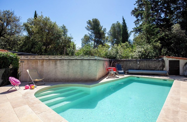 Apartamento 'T2 Porte Des Calanques' con vistas a la montaña, piscina compartida y Wi-Fi