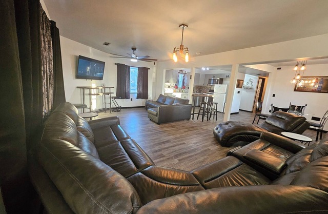 Apartment: The Rose On 8 Mile Rd