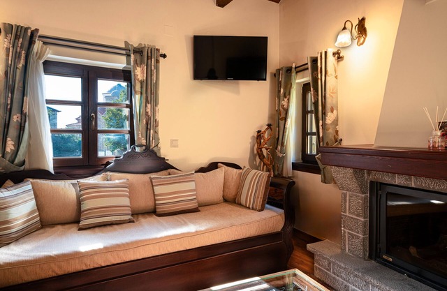 Apartamento 'Triple Room with View-Dafni' con vistas a la montaña, terraza privada y Wi-Fi