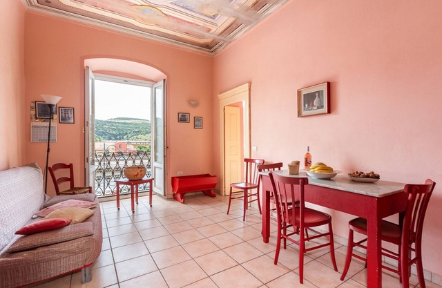 Apartamento 'Vista Sul Fiume' con vistas al lago, Wi-Fi y aire acondicionado