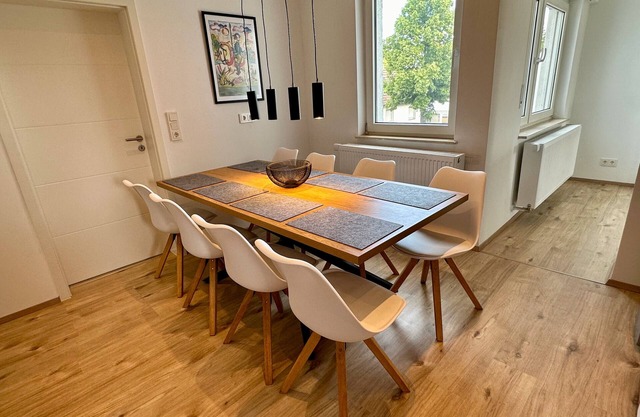Apartamento 'Wohnen Auf Zeit - No1' con terraza privada, balcón y Wi-Fi