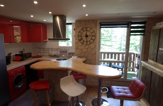 Apartment* Wifi * Spacious * Modern *4/5 Persons