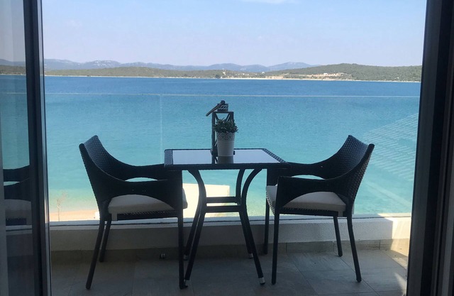 Apartamento con hermosa vista al lago - mar - 2016