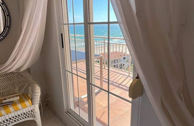 Apartment with direct access to the beach