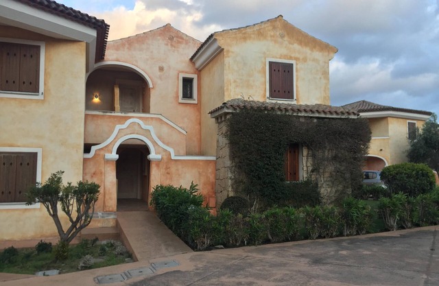 OFERTAS DE ÚLTIMO MINUTO JULIO - SEPTIEMBRE Apartamento con jardín en Cannigione