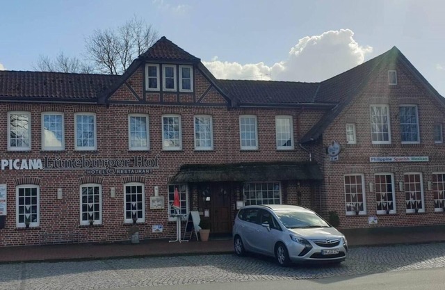 Apartment with Garden and City View