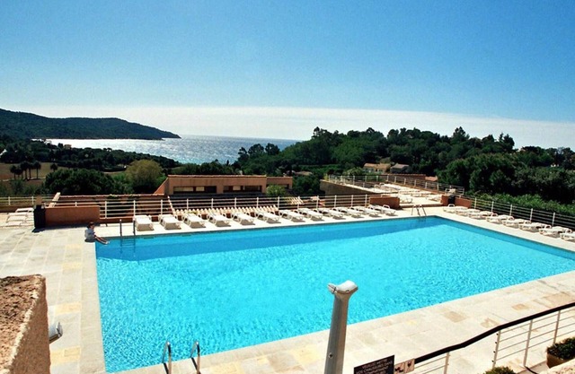 Apartment with Pool and Terrace 300m from the Beach