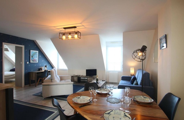 Apartamento con Vista al Puerto en Barfleur con Parking