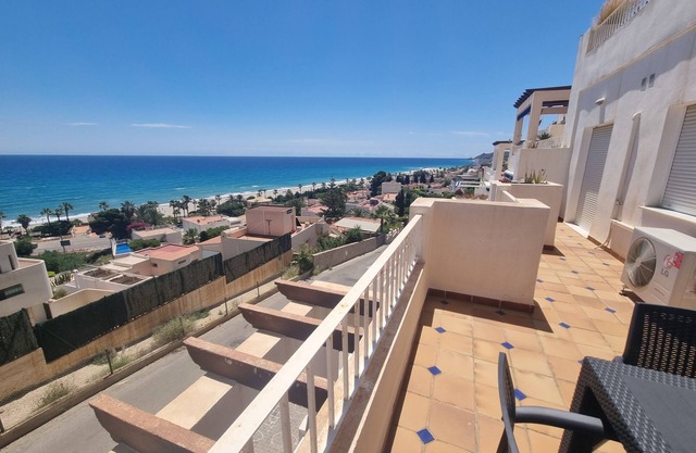 Apartamento con vistas espactaculares solo 150m de la Playa con WIFI y parking